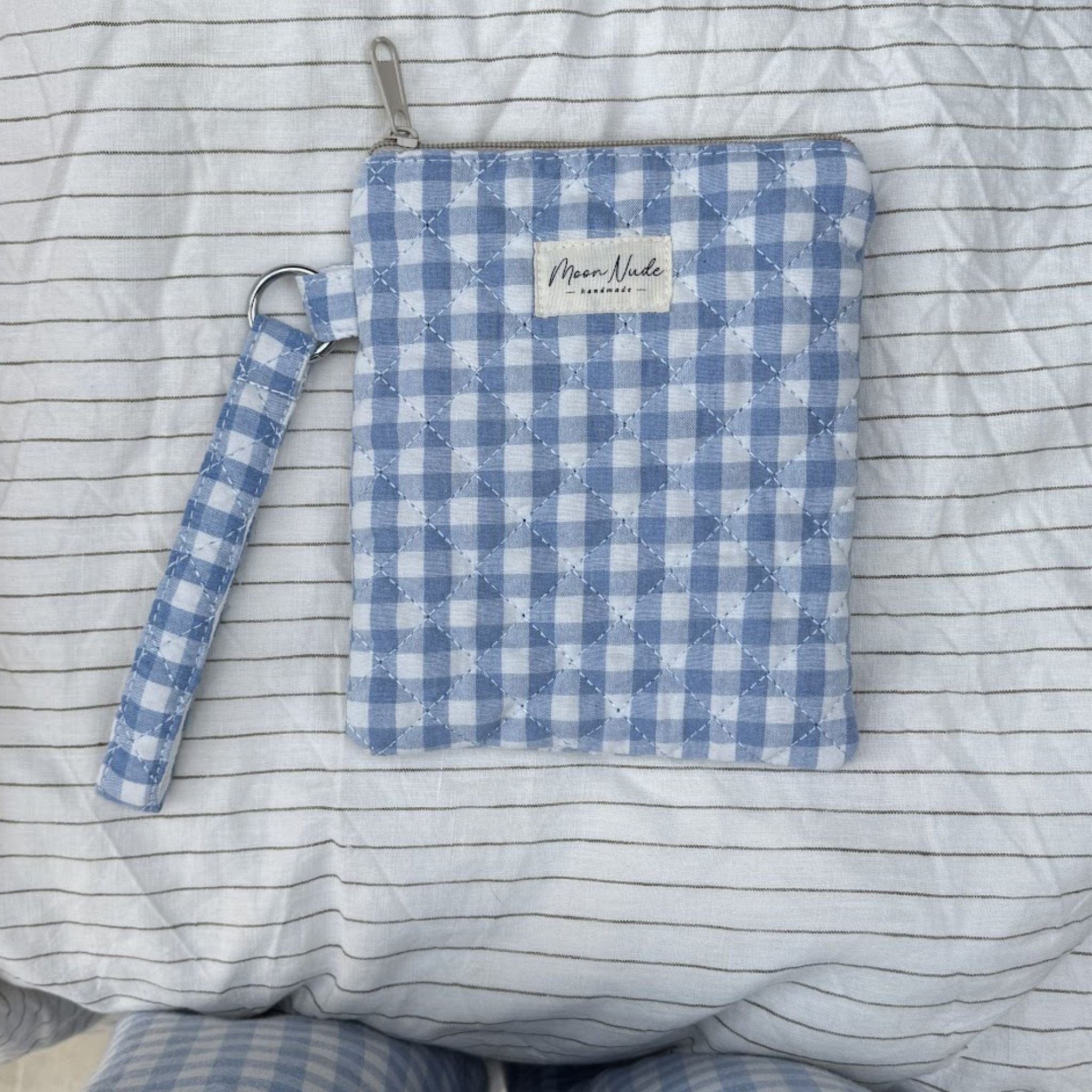 Azure eReader Pouch - Image 2