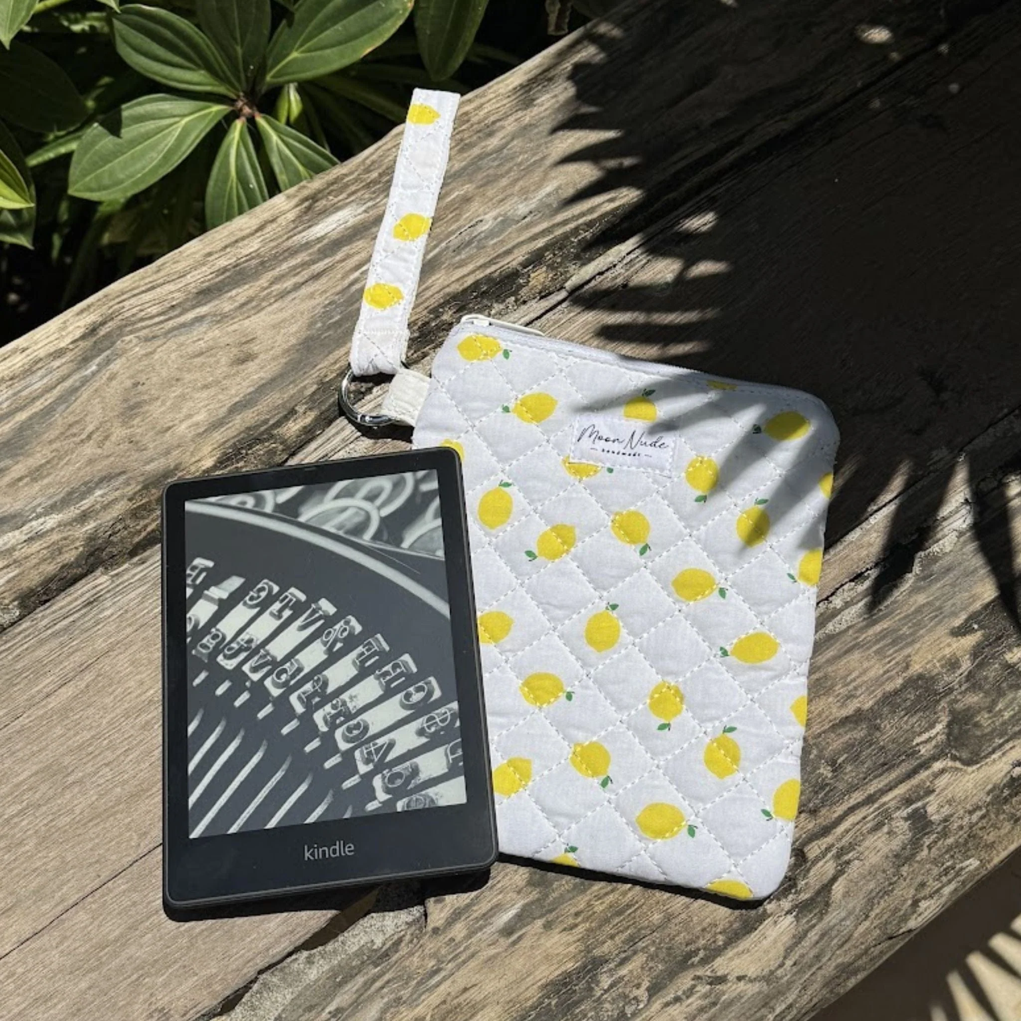 Lemonade eReader Pouch - Image 4