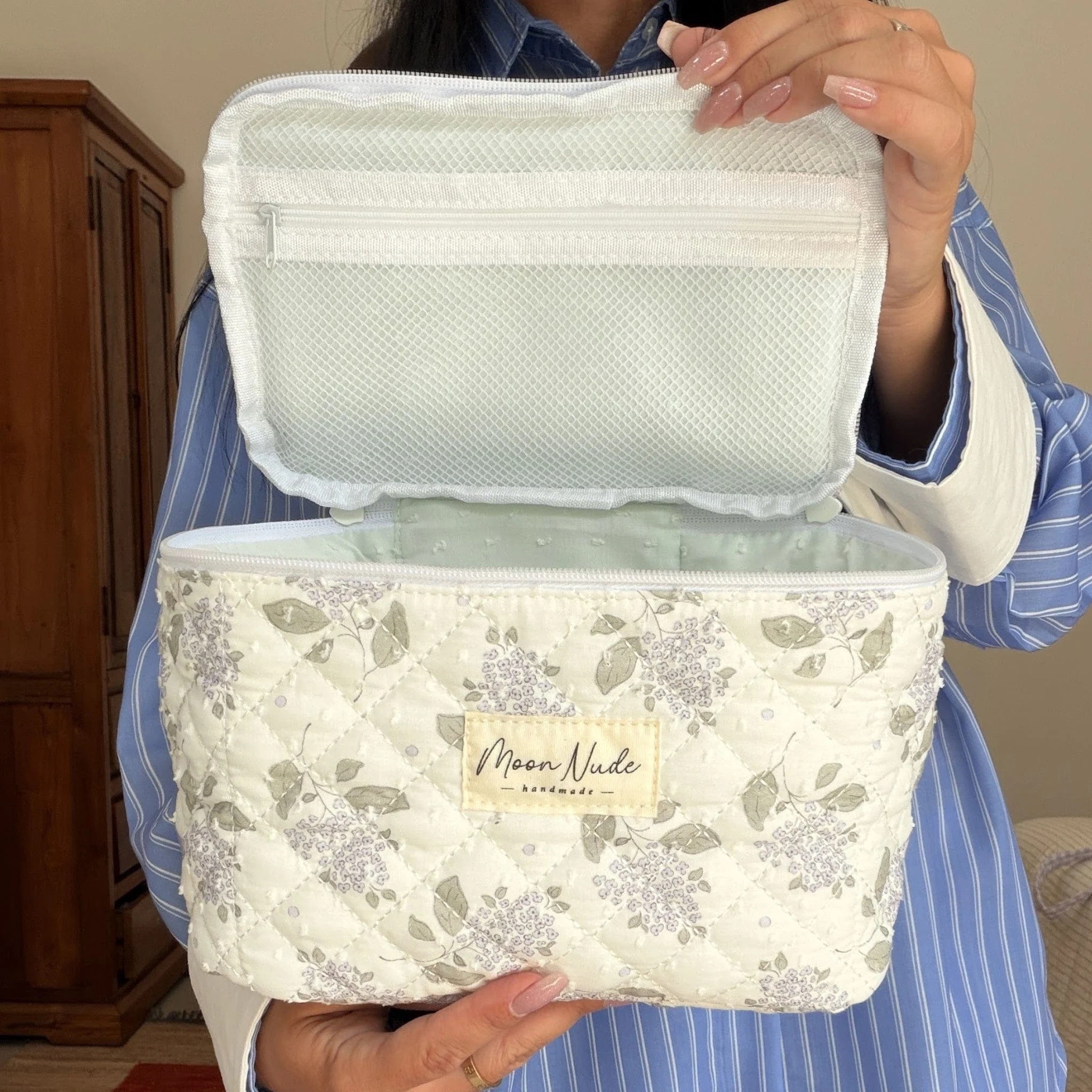 Lilac Vanity Bag - Image 4