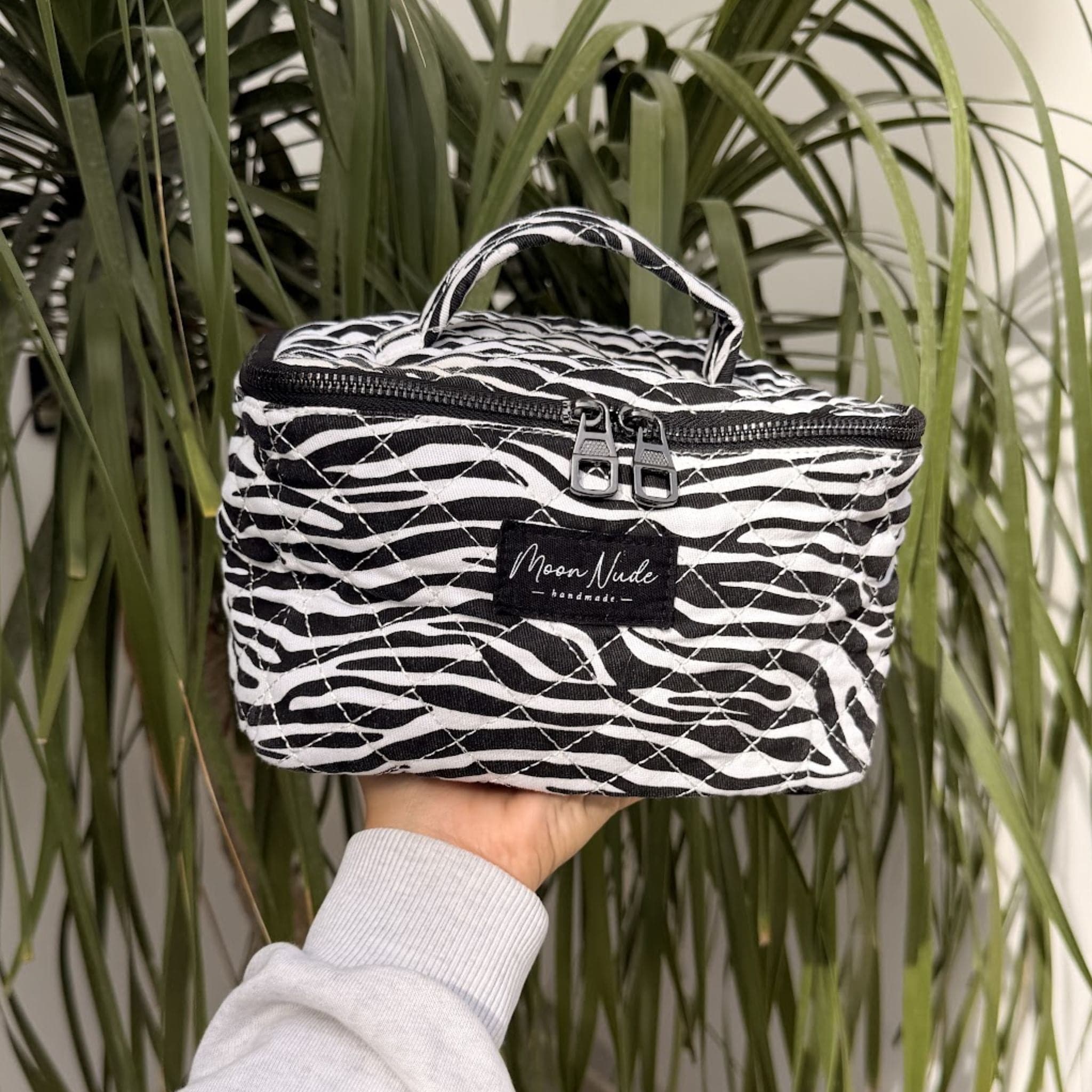 Noir Vanity Bag - Image 3
