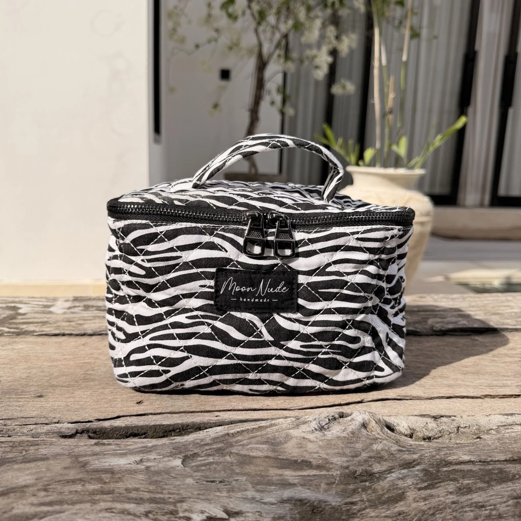 Noir Vanity Bag - Image 5